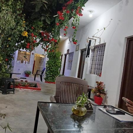 The Highvill Home Stay Khajurāho Exteriör bild