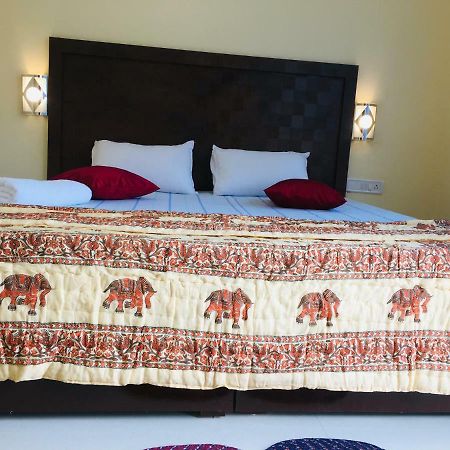 The Highvill Home Stay Khajurāho Exteriör bild