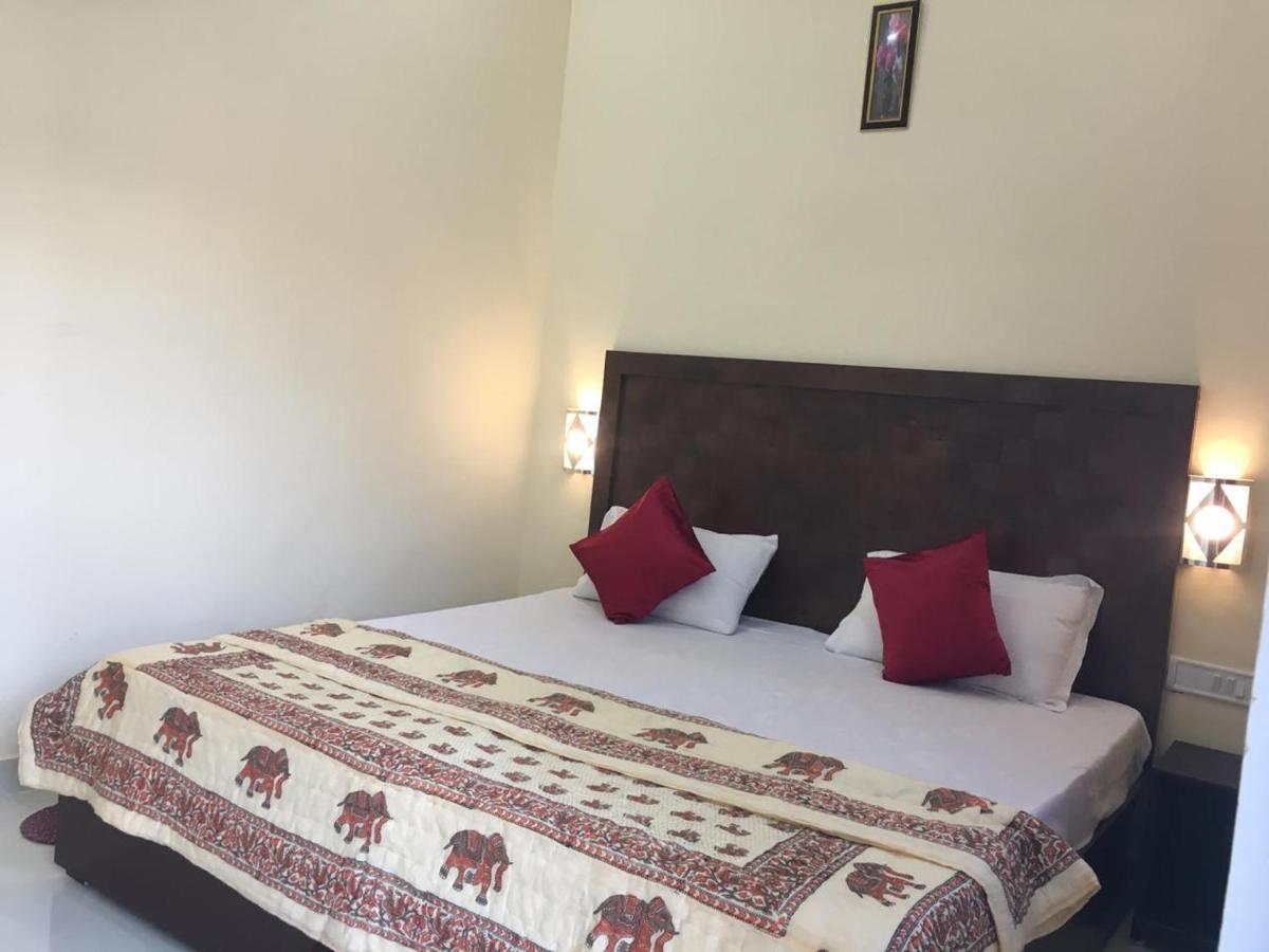 The Highvill Home Stay Khajurāho Exteriör bild