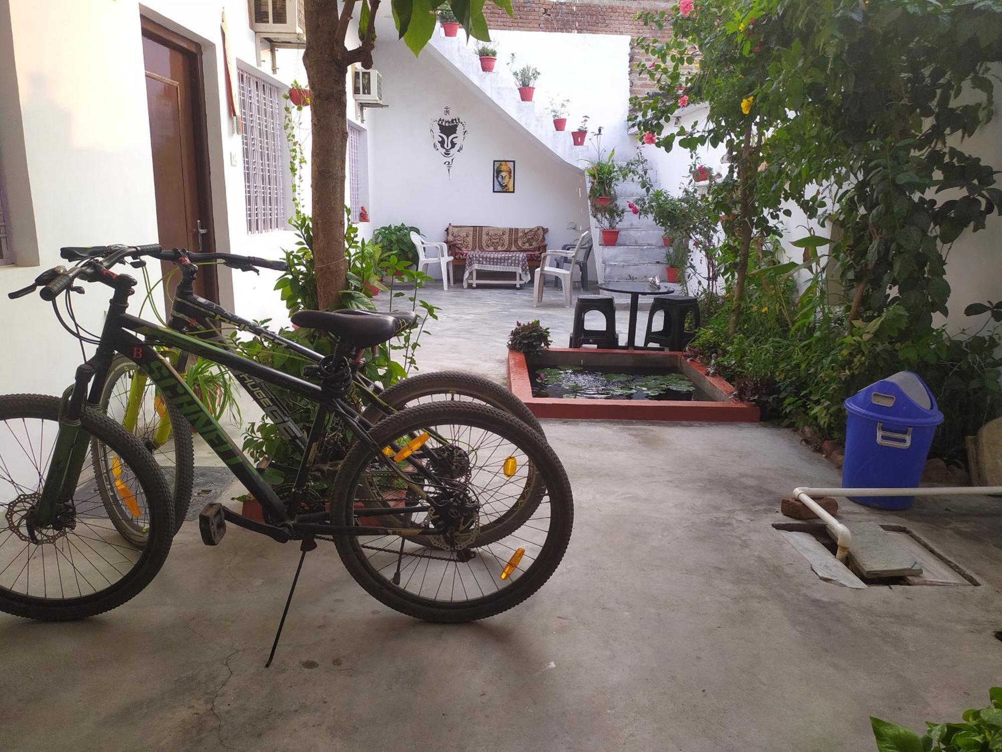 The Highvill Home Stay Khajurāho Exteriör bild