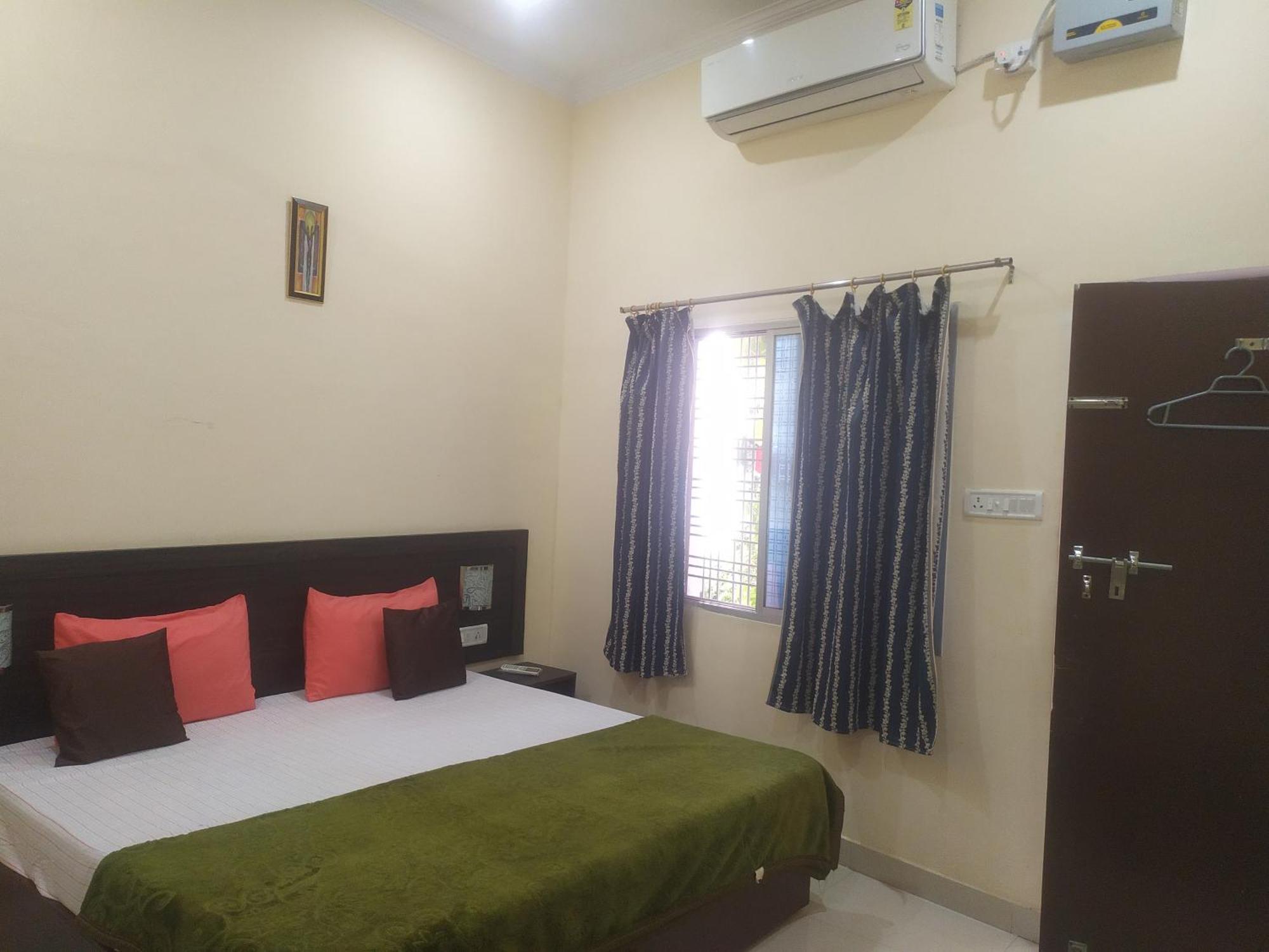 The Highvill Home Stay Khajurāho Exteriör bild