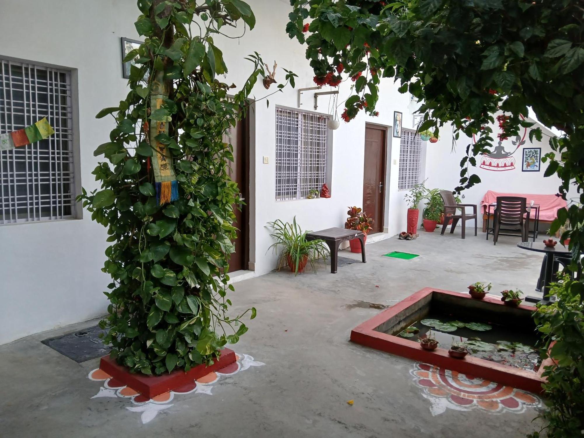The Highvill Home Stay Khajurāho Exteriör bild