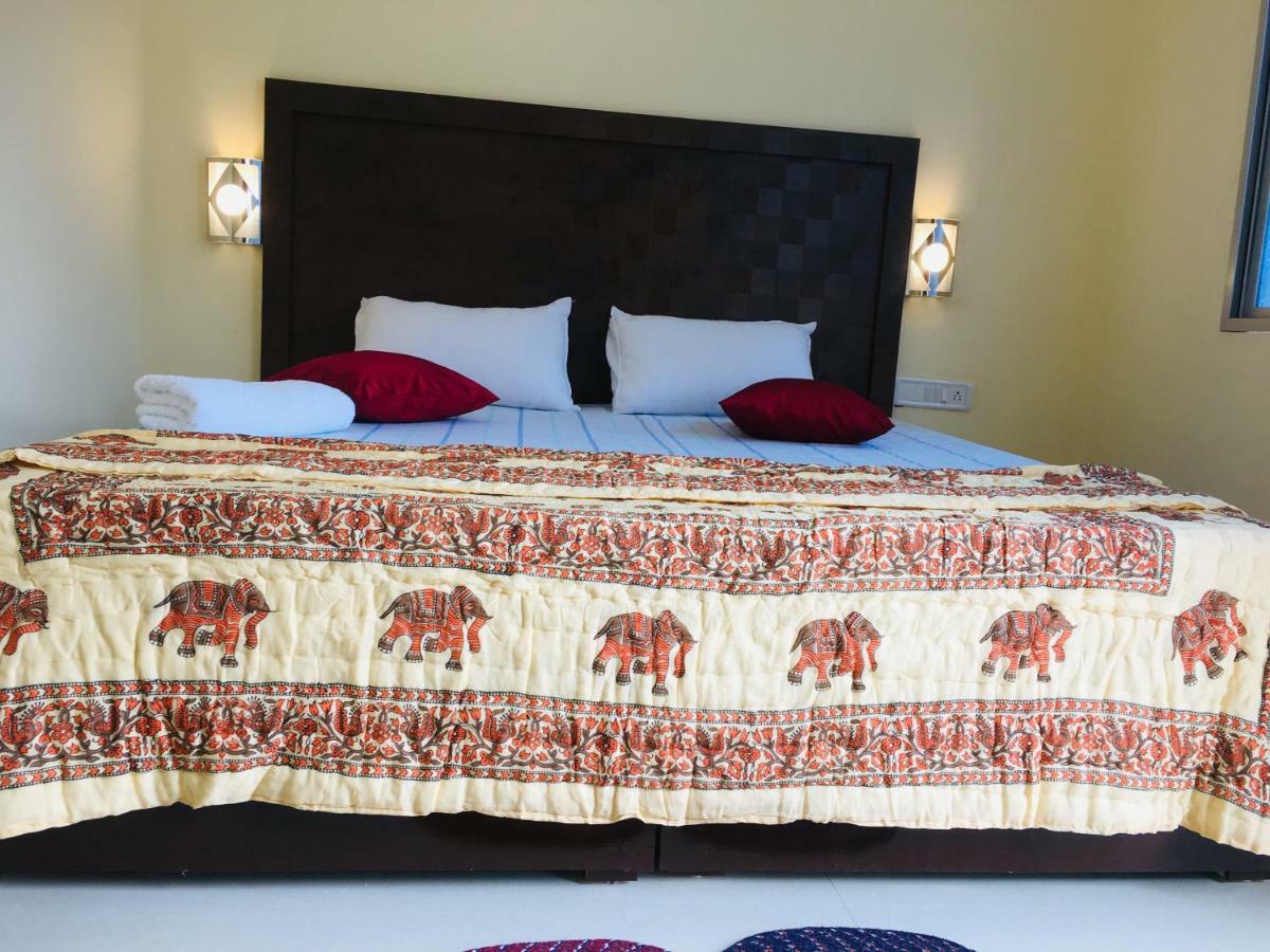 The Highvill Home Stay Khajurāho Exteriör bild